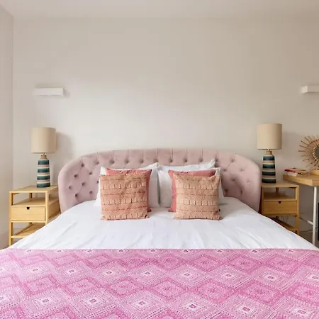 Modern Central 3 Bedroom Townhouse By Wild Roses Лондон Экстерьер фото