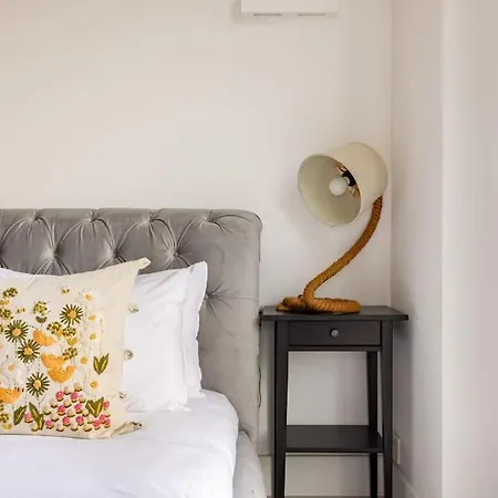 Modern Central 3 Bedroom Townhouse By Wild Roses Лондон Экстерьер фото