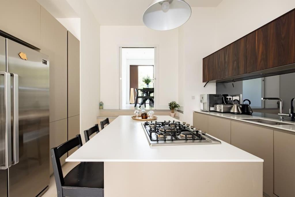 Дом отдыха Modern 3 Bedroom Townhouse By Wild Roses *