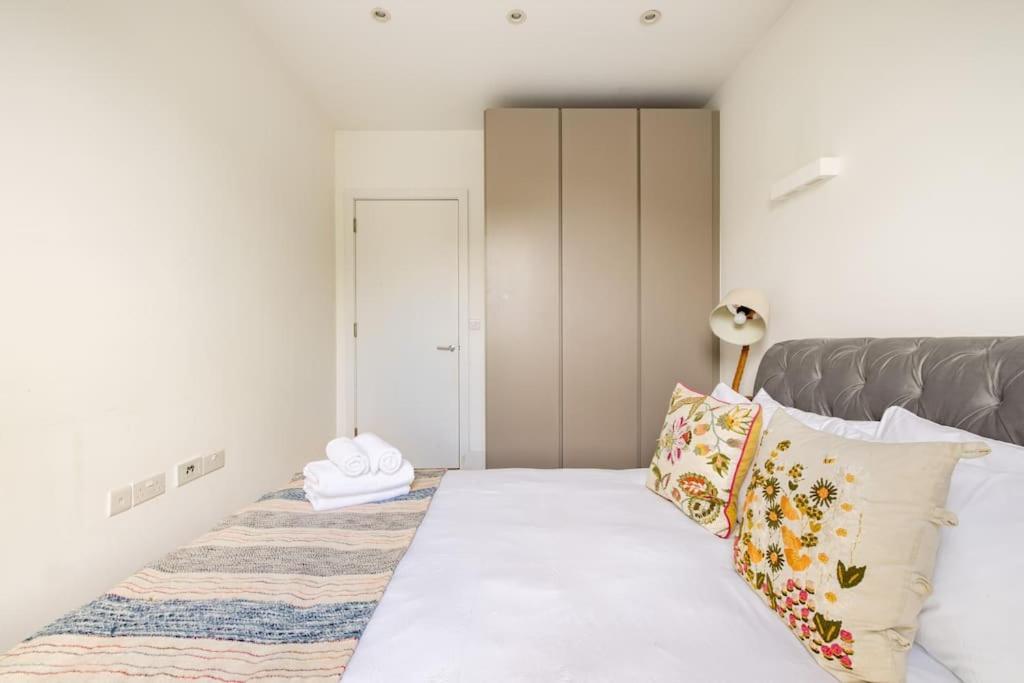 Hébergement de vacances Modern 3 Bedroom Townhouse By Wild Roses